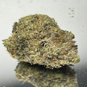 (SOLD OUT) "Value weed " UK Cheese - Hybrid 70% Indica / 30% Sativa - THC 28% - CBD: 1%, CBN: 1%