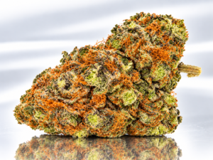 "Premium" Hawaiian Snow - Hybrid 40% Indica / 60% Sativa - THC 30%